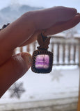 Collier d’exception en laiton serti de fluorite d’Afghanistan – Chouette gravée – Pièce unique