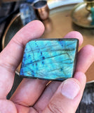 Petit bloc à poser en labradorite double face